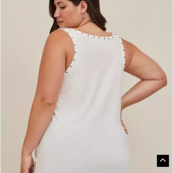 Def Leopard Studded Crew Tank - Cotton Ivory, plus Torrid sz 4  NWOT - Picture 4 of 4